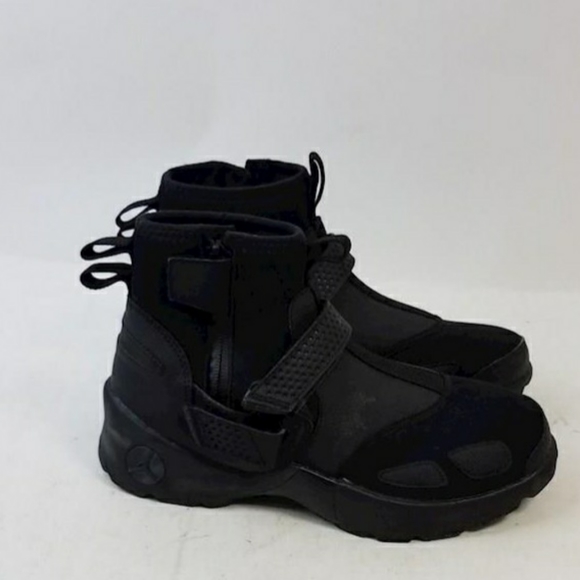 Jordan Trunner LX High Triple Black 2017 size 7 - Picture 4 of 6